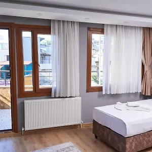 Pequena Casa Estambul